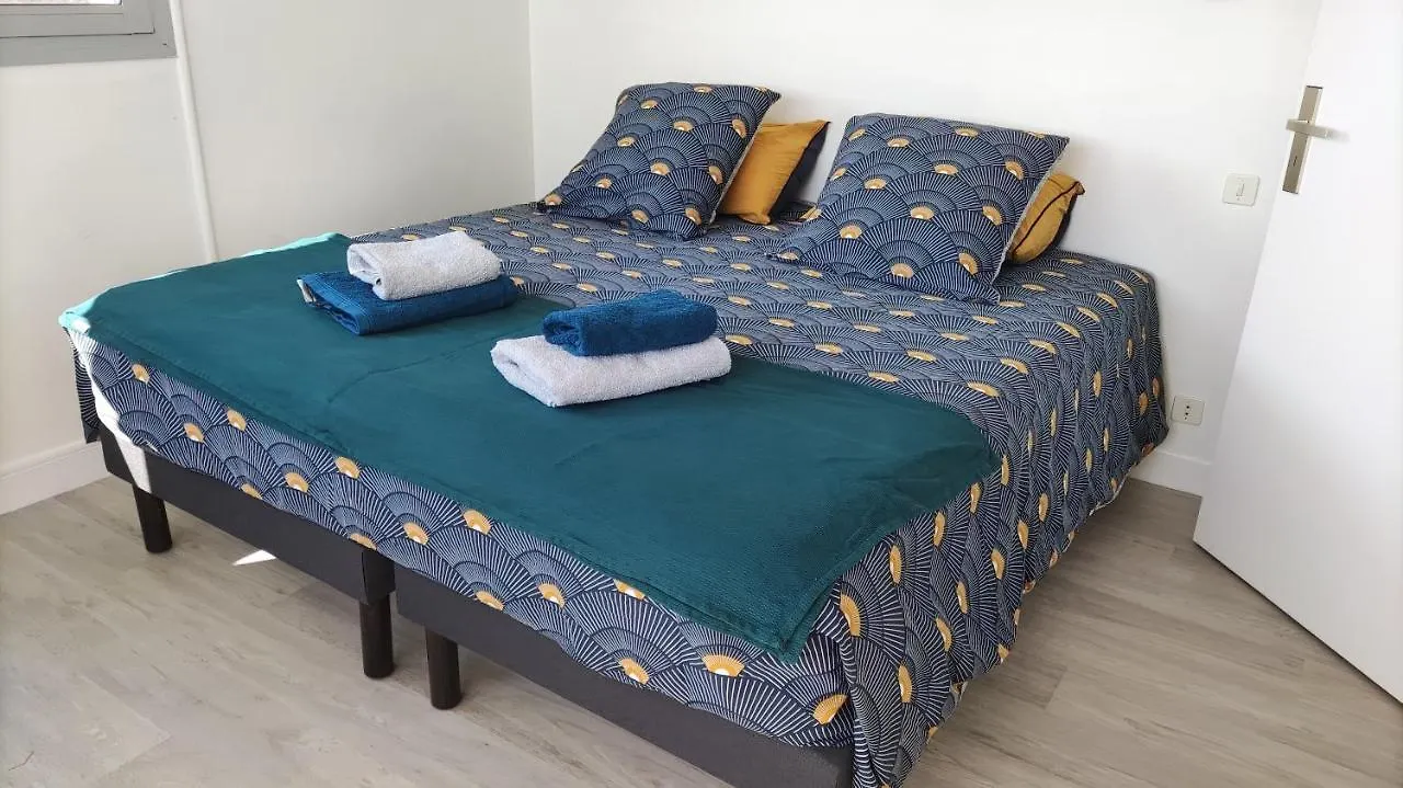 Appartement T3 De 74M2 Tres Lumineux Vue Panoramique Mer Et Plages Concarneau 0*,  France
