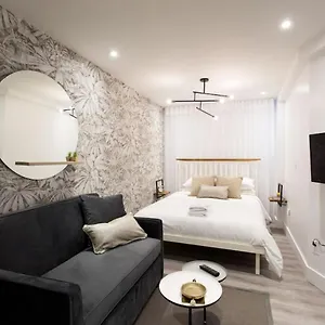 https://6768-102-cozy-and-fresh-mini-studio-with-kitchen-by-denstays.hotels-in-montreal.org